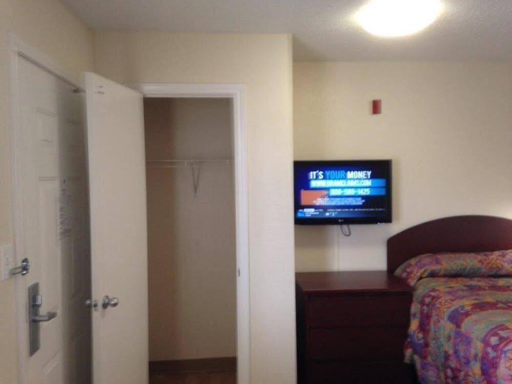 Intown Suites Extended Stay San Antonio Tx - Nacogdoches Road Bagian luar foto